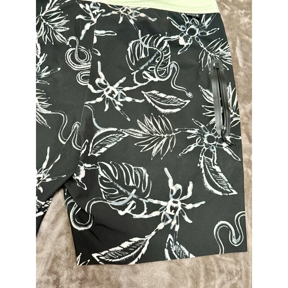 Roark The Passage Boardshorts 31 Tarantula Snake Zip Pocket Surf Swim Trunks